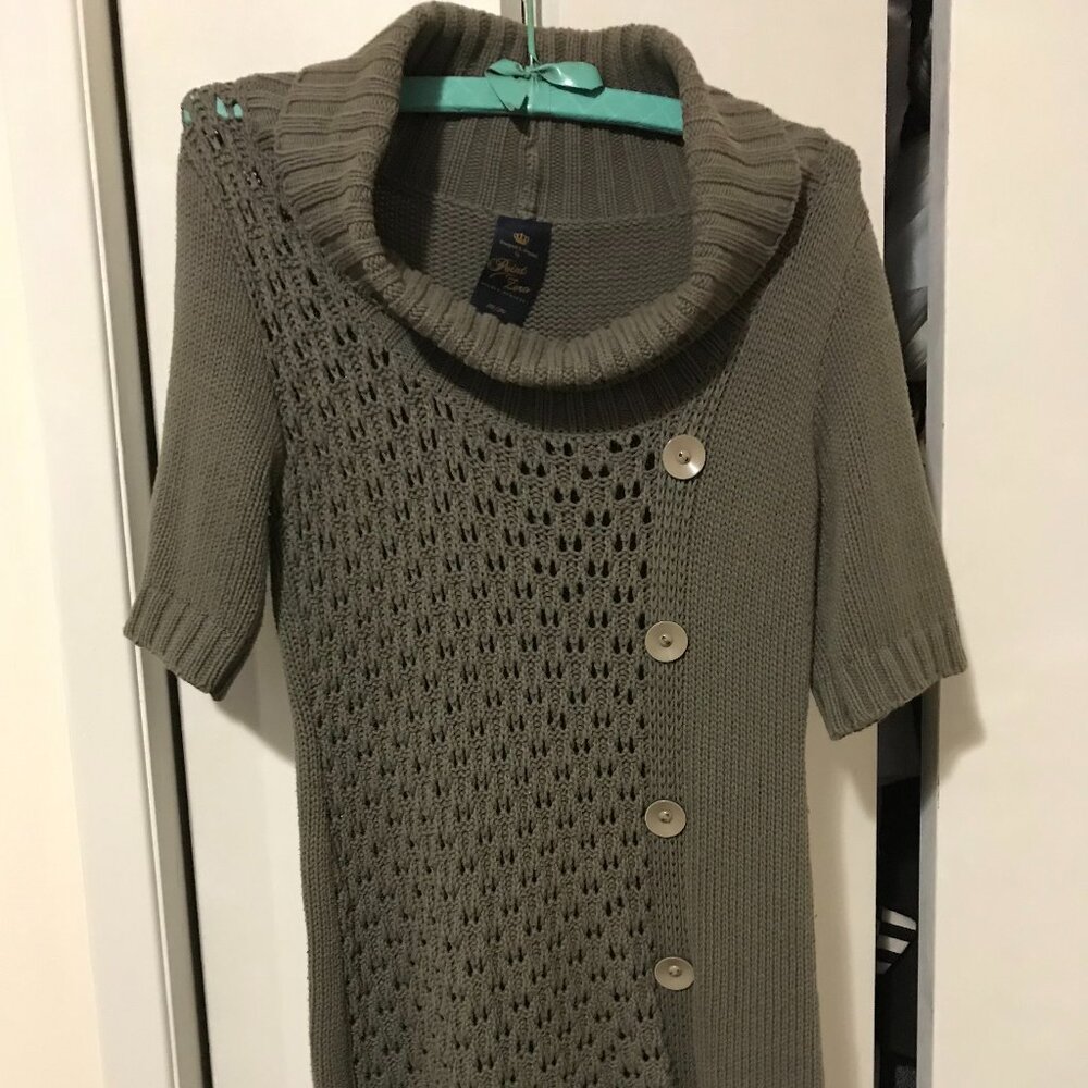 Nicole Benisti Ladies Sweater/Tunic Size Medium, Olive Green Color